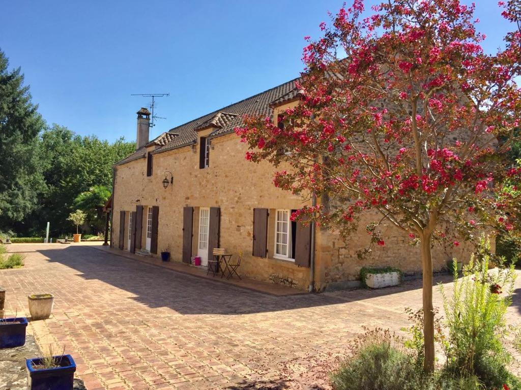 Gite Le Domaine Aubazen La Chapelle-Aubareil Exterior foto